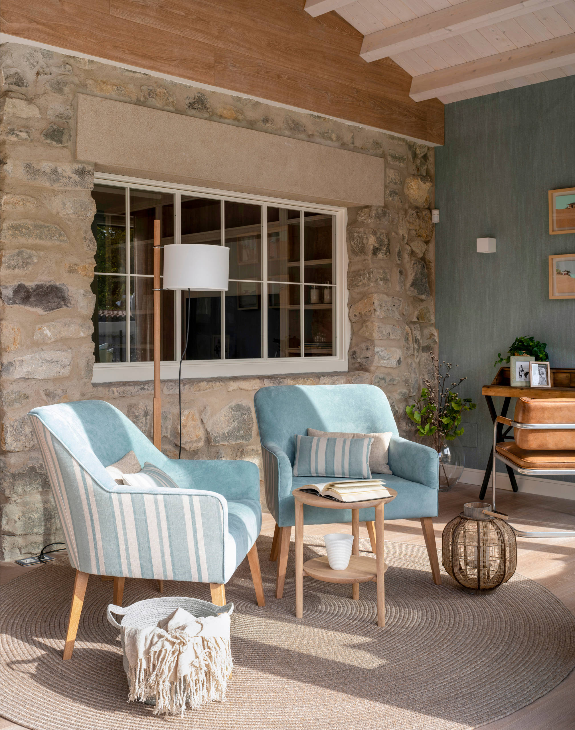 archipelago outdoor living furniture on 75 Beautiful Brown Front Yard Patio Pictures Ideas May 2021 Houzz