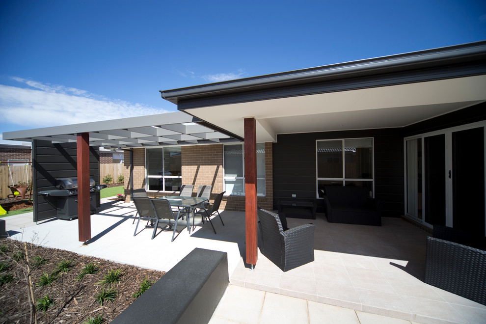 Design ideas for a traditional patio in Canberra - Queanbeyan.