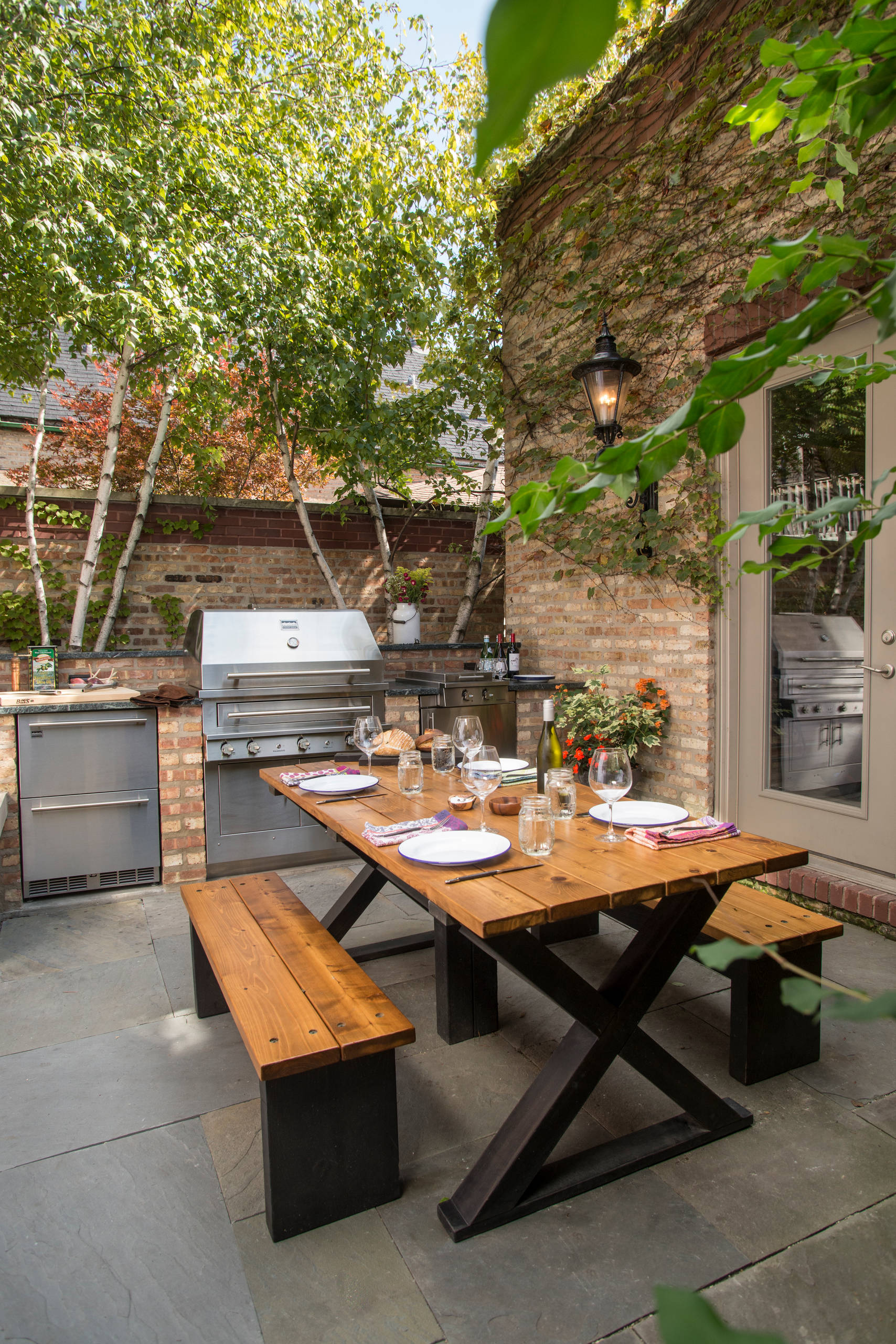 https://st.hzcdn.com/simgs/pictures/patios/downtown-chicago-outdoor-kitchen-kalamazoo-outdoor-gourmet-img~2051e195058ae21a_14-0562-1-d8f1004.jpg