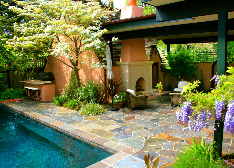 This is an example of a traditional patio in Sacramento with a fire feature.