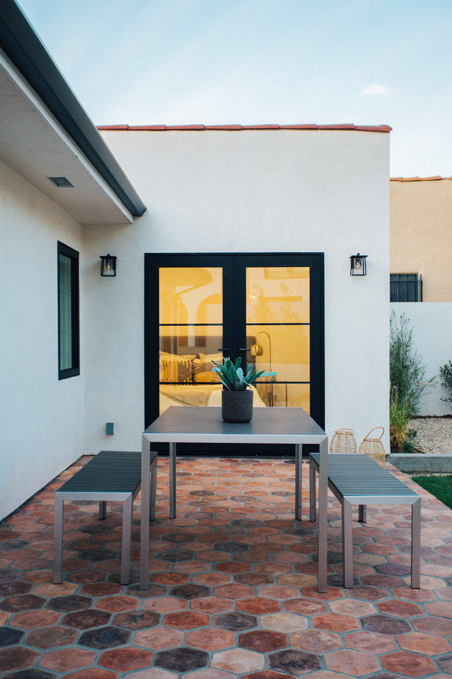 Eagle Rock 3 Transitional Patio Los Angeles by NICHE home