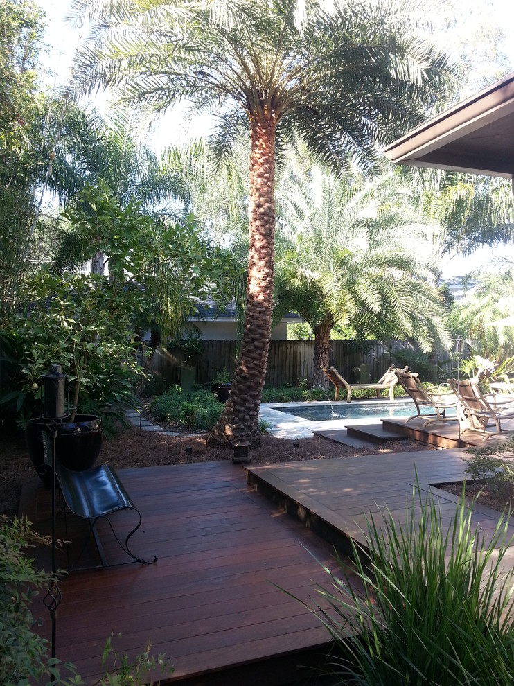 Example of an asian patio design in Jacksonville