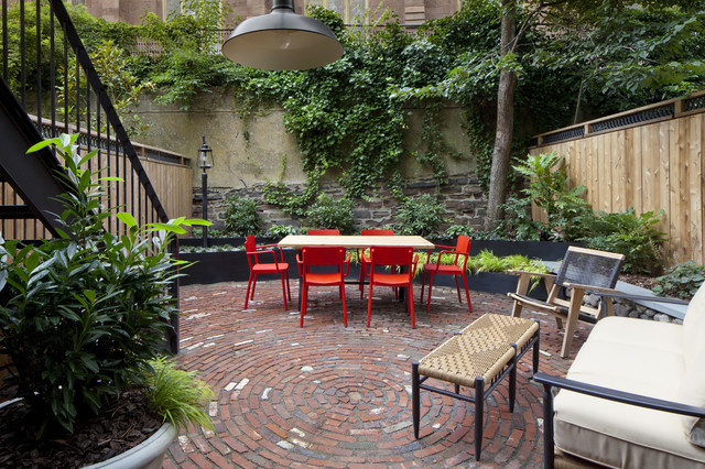 A Dynamic Backyard Design Embraces Its, Sean S Kitchen Patio Garden