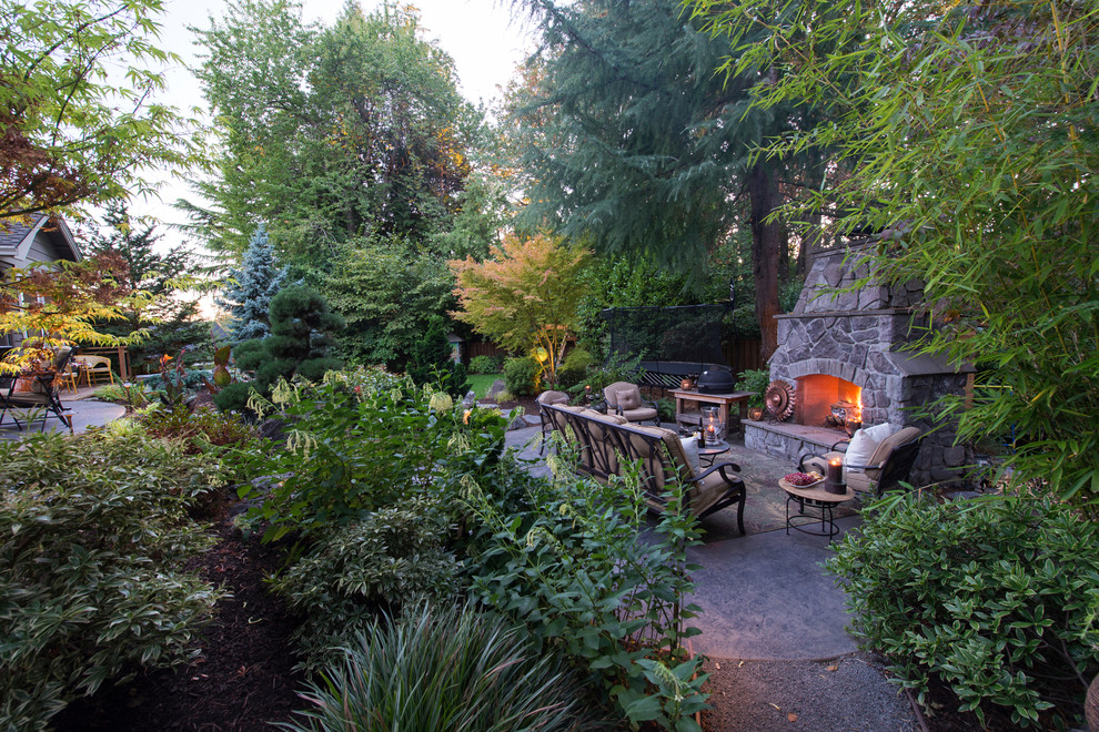 Photo of a traditional patio in Portland.