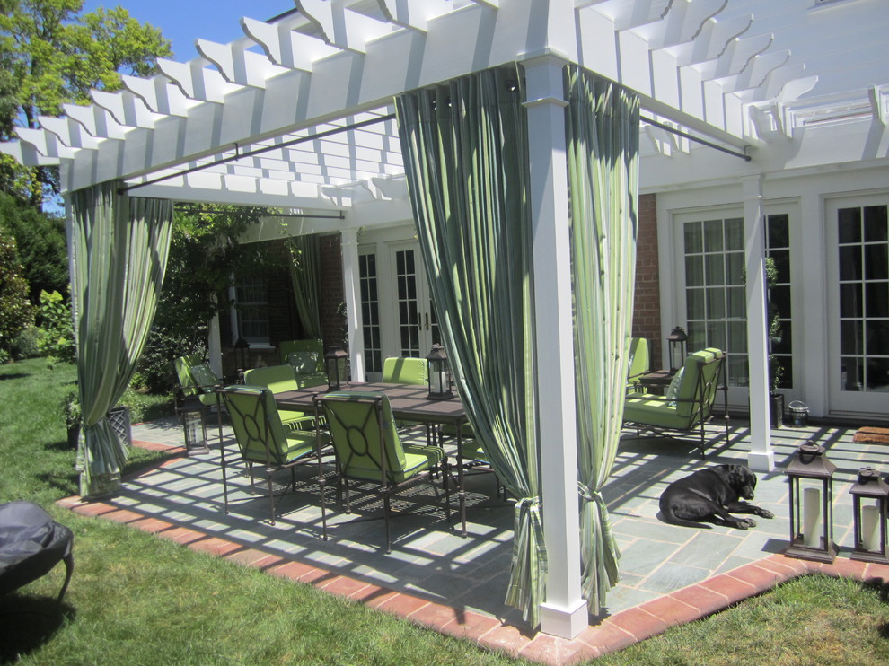 Design ideas for a classic patio in Baltimore.