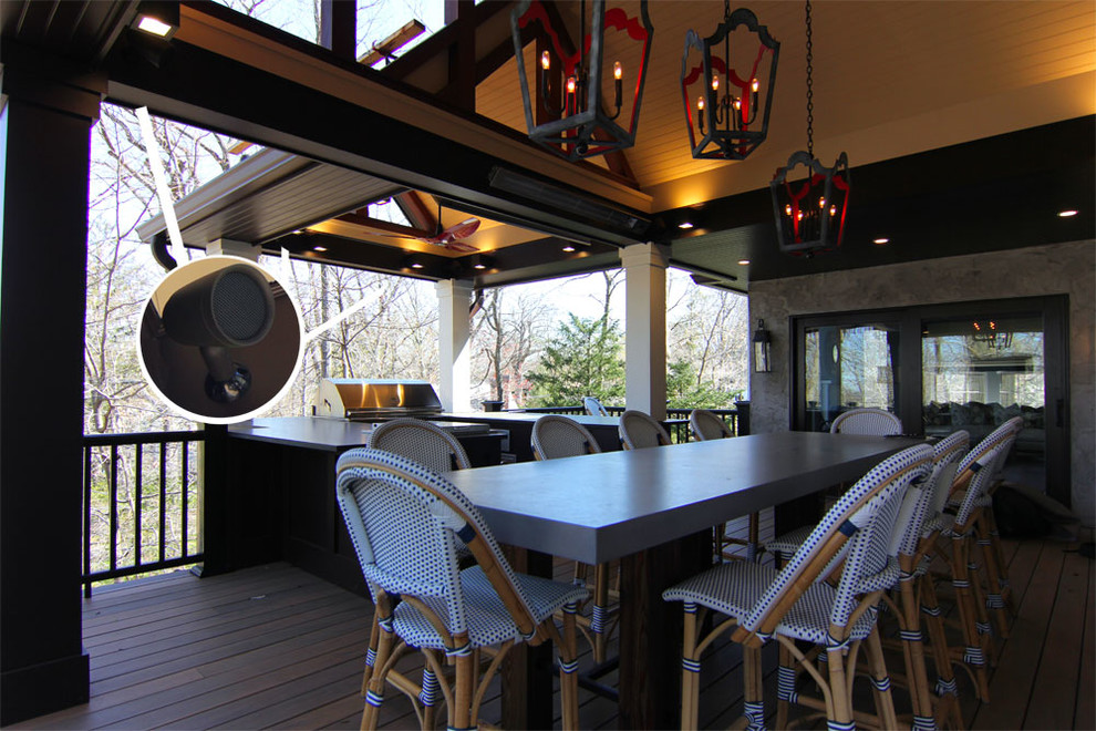 Idées déco pour une terrasse arrière contemporaine avec une cuisine d'été et un gazebo ou pavillon.