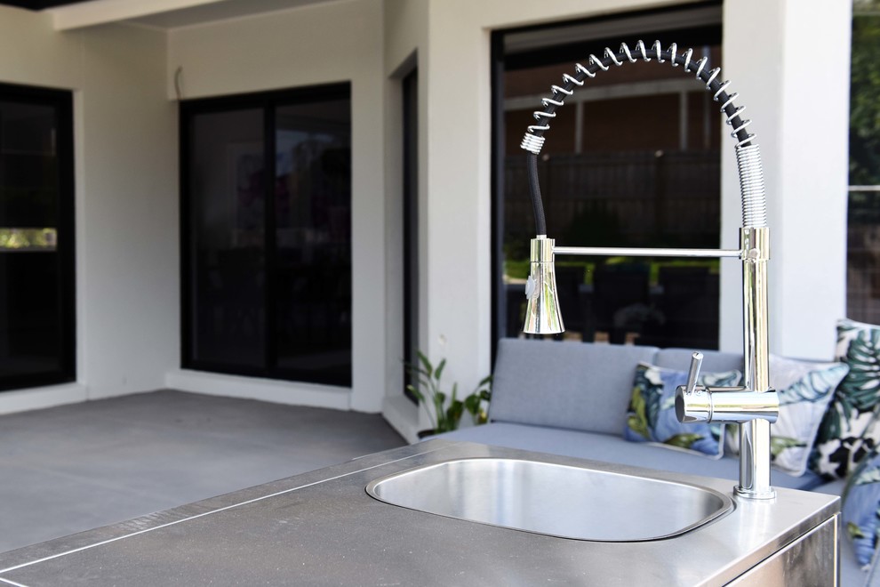 Photo of a modern patio in Melbourne.