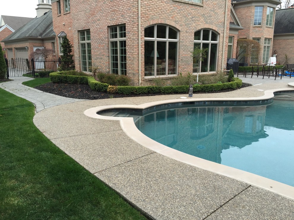 Design ideas for a large back patio in Detroit.