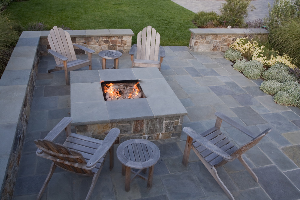 Inspiration for a timeless patio remodel in San Francisco with a fire pit