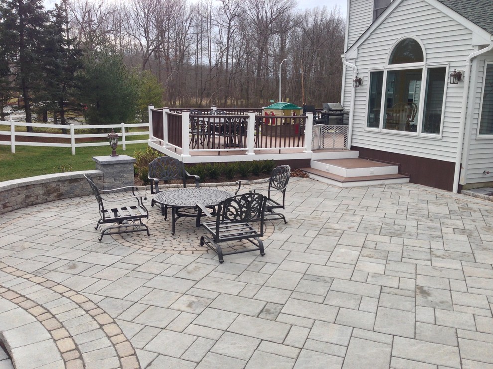 Inspiration for a modern patio remodel in Newark