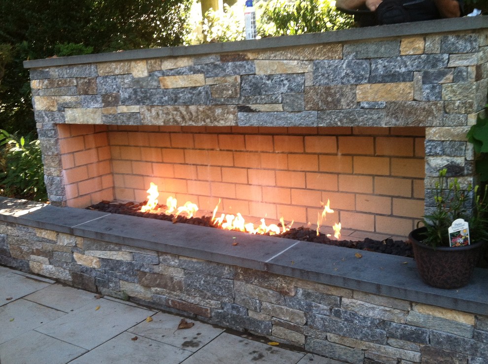 Traditional Patio Bridgeport, How To Build A Linear Fire Pit With Bricks