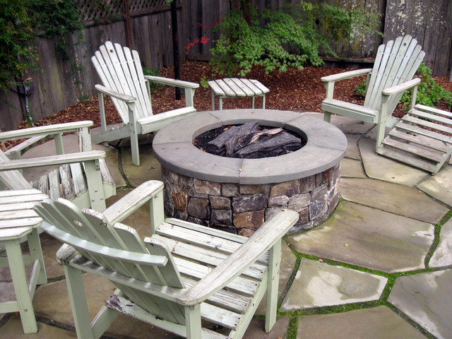 Fire Pit W Bluestone Cap Traditional, Can You Use Bluestone For A Fire Pit