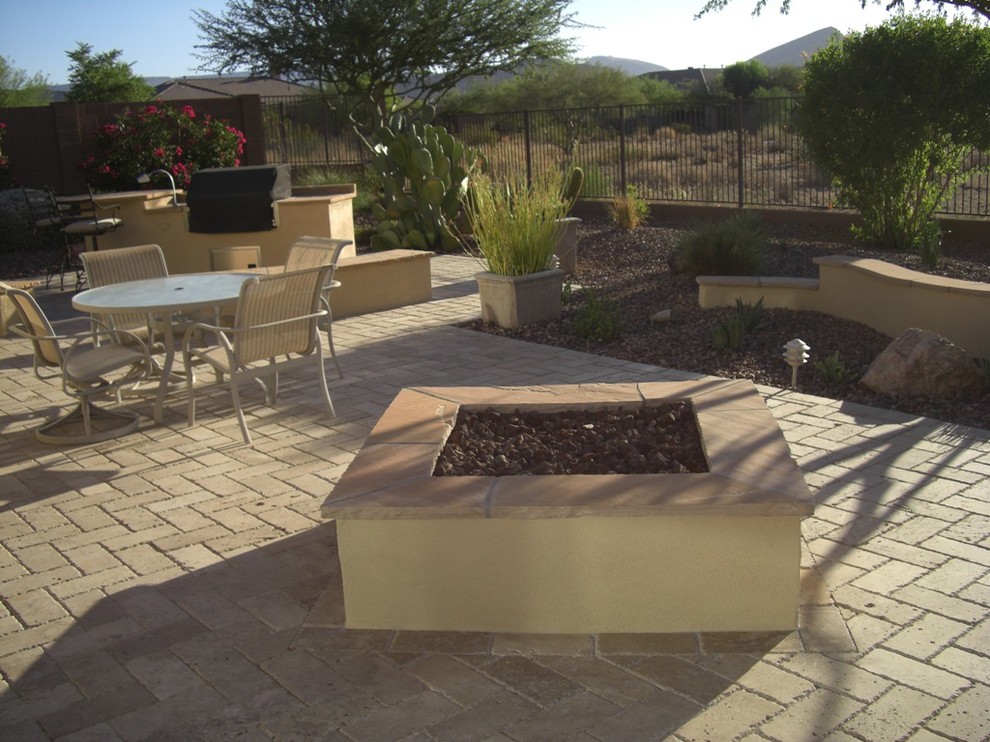 Patio - contemporary patio idea in Phoenix