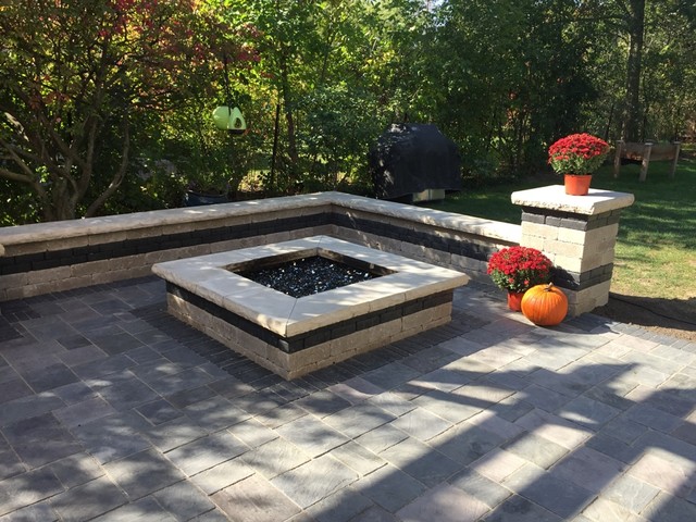 Firepit - Traditional - Patio - Chicago - by PaveStone ...