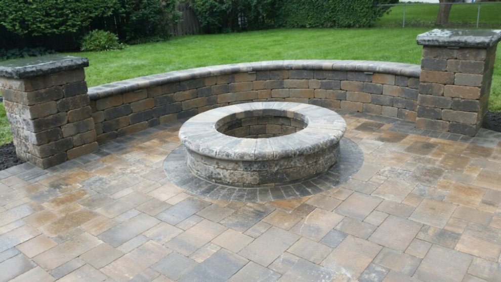 Firepit - Traditional - Patio - Chicago - by PaveStone Brick Paving Inc ...