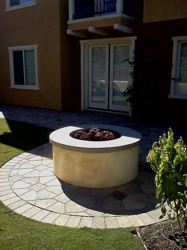 Fireplace/Firepit Traditional Patio San Diego by Dandy