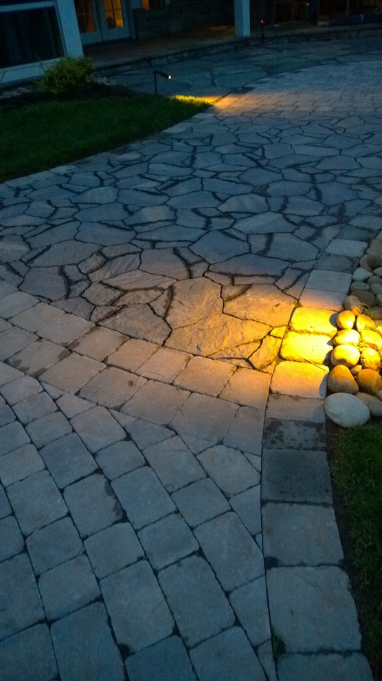 Flagstone and Concrete Paver Collaboration Traditional Patio