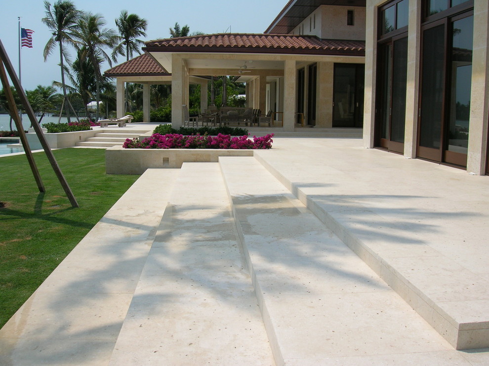 Design ideas for a mediterranean patio in Miami.