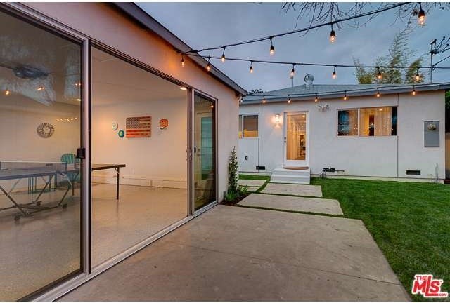 Photo of a medium sized contemporary back patio in Los Angeles with concrete paving and no cover.