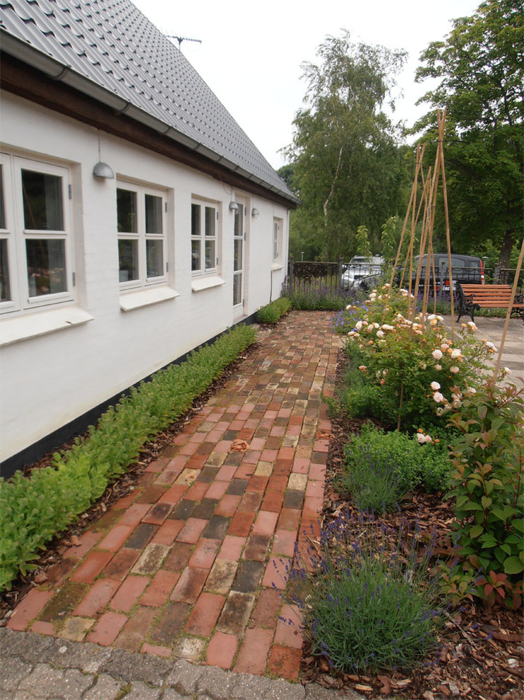 Idee per un patio o portico scandinavo