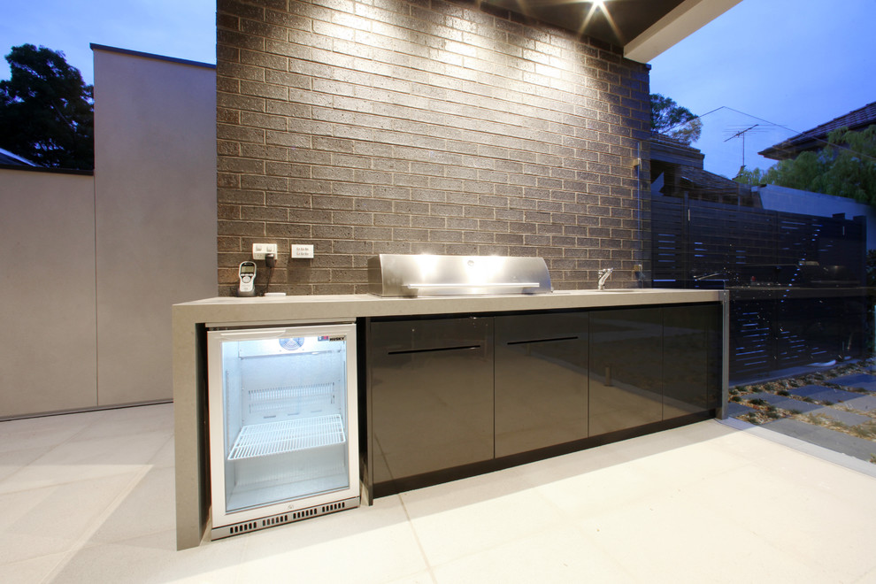 Example of a minimalist patio design in Melbourne