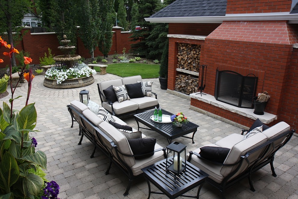 Design ideas for a classic patio in Edmonton.
