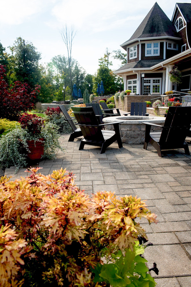 Clubhouse Patio Recharge Traditional Patio Columbus by