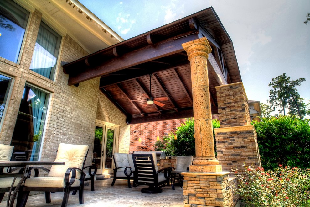 Inspiration for a transitional patio remodel in Houston