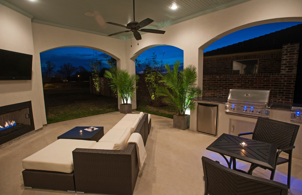 This is an example of a contemporary patio in New Orleans.