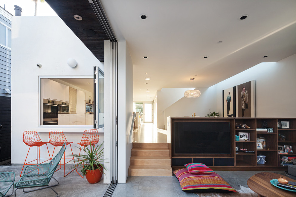 Grandview House Modern Patio Los Angeles by User Houzz