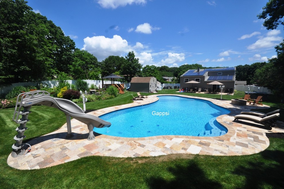 Gunite swimming pool was built in Coram, NY by Gappsi. Traditional