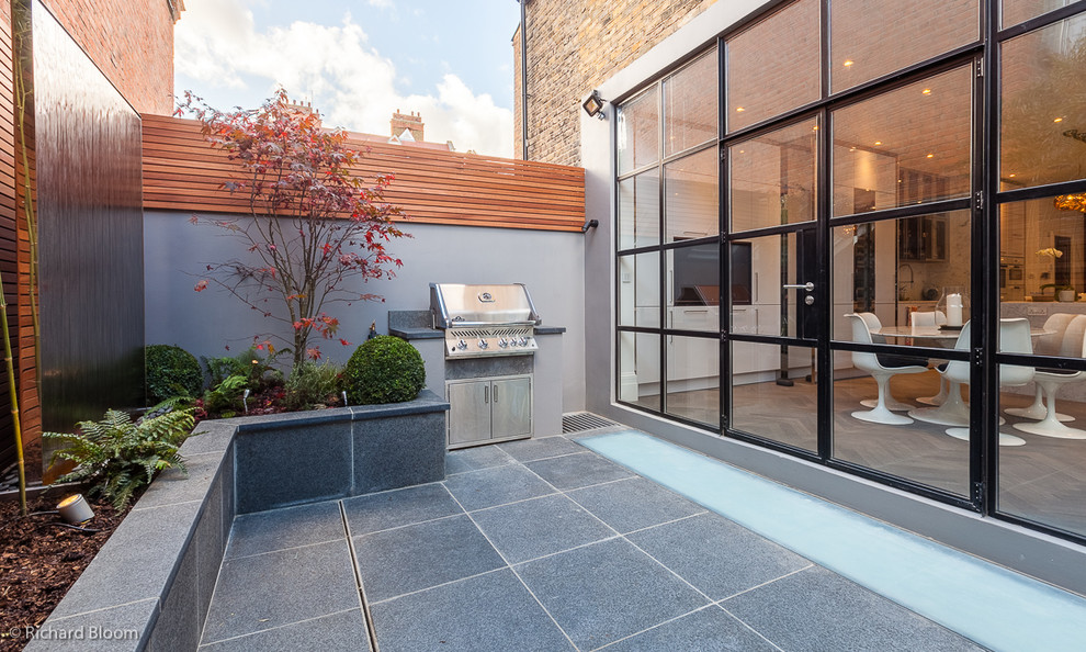 Halford Road, Fulham Contemporary Patio London by John Davies