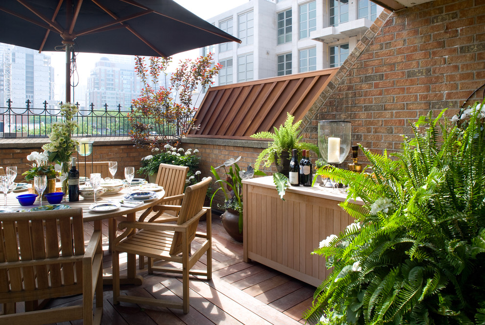 Hazelton Lanes, Yorkville Contemporary Patio Toronto by Terra