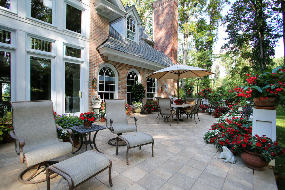 Inspiration for a traditional patio in Philadelphia.