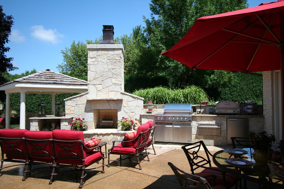 Highland Park, IL Shade structure, outdoor kitchen, bar and fireplace