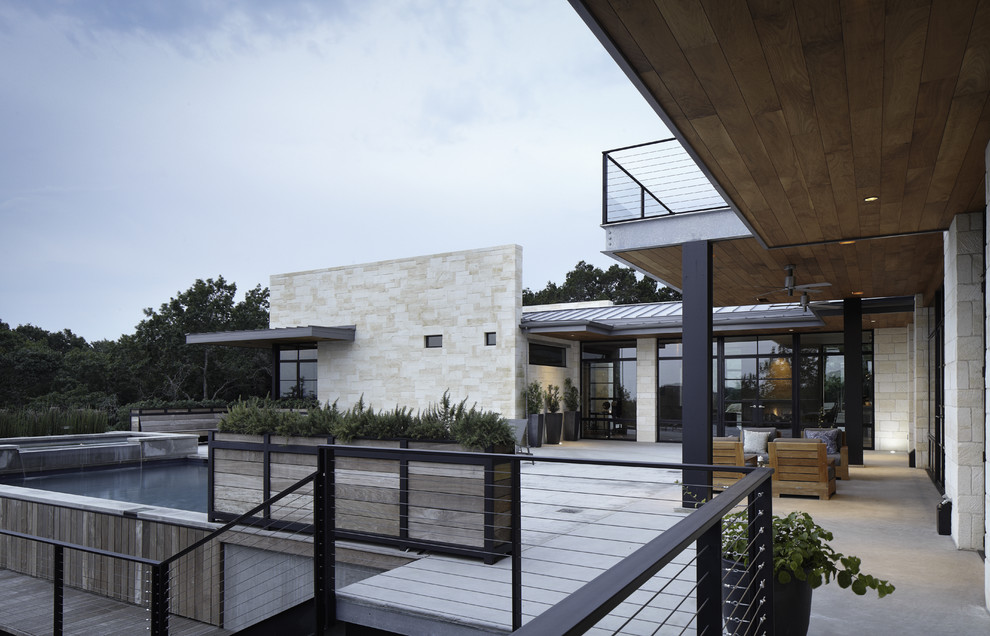 Patio - contemporary patio idea in Austin