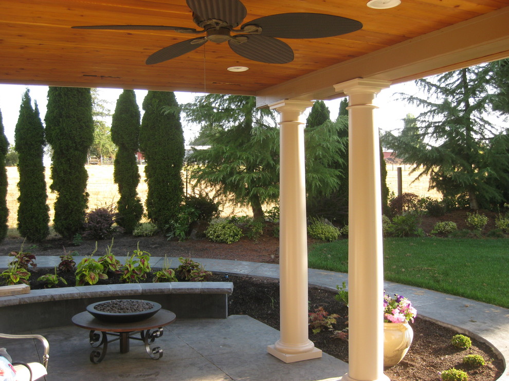Inspiration for a timeless patio remodel in Portland