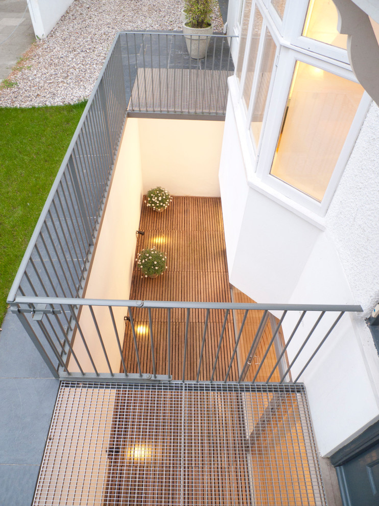 Photo of a modern patio in London.