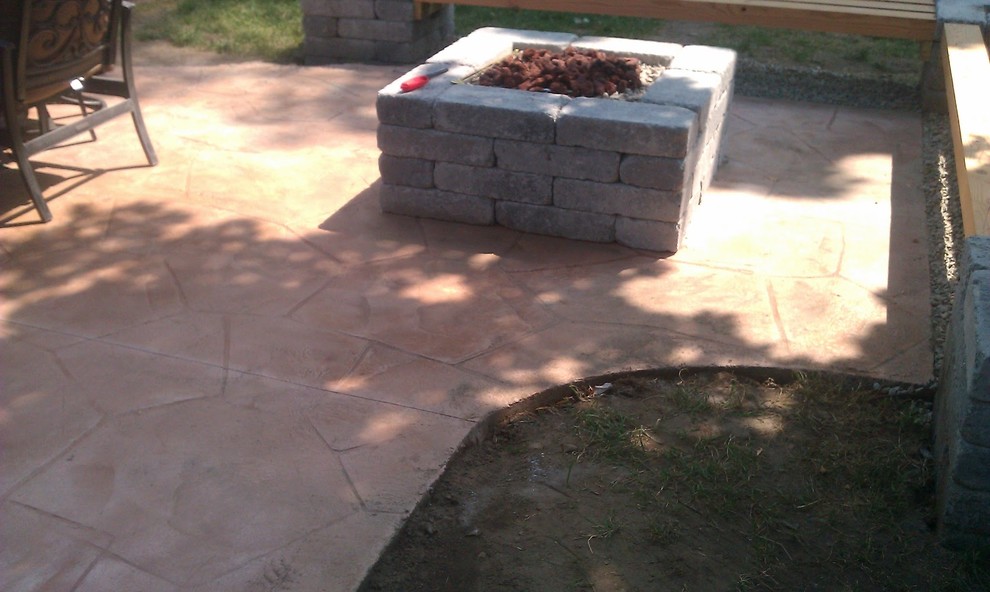 Hull Patio, Pergola, Propane fire pit, custom benches, pillar planters, lighting Modern