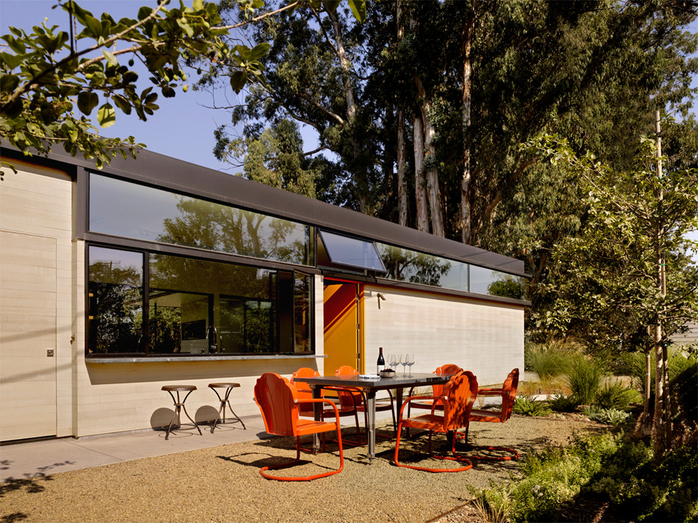 Diseño de patio moderno sin cubierta