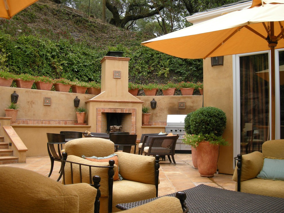 Example of a tuscan patio design in San Francisco
