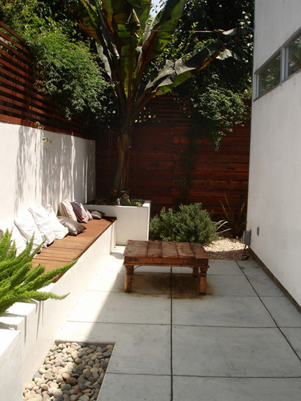 Cette photo montre une terrasse moderne.