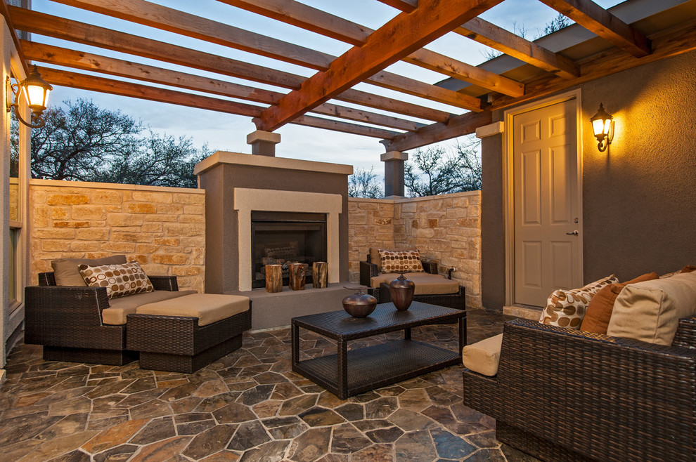 Inspiration for a traditional patio in Austin.