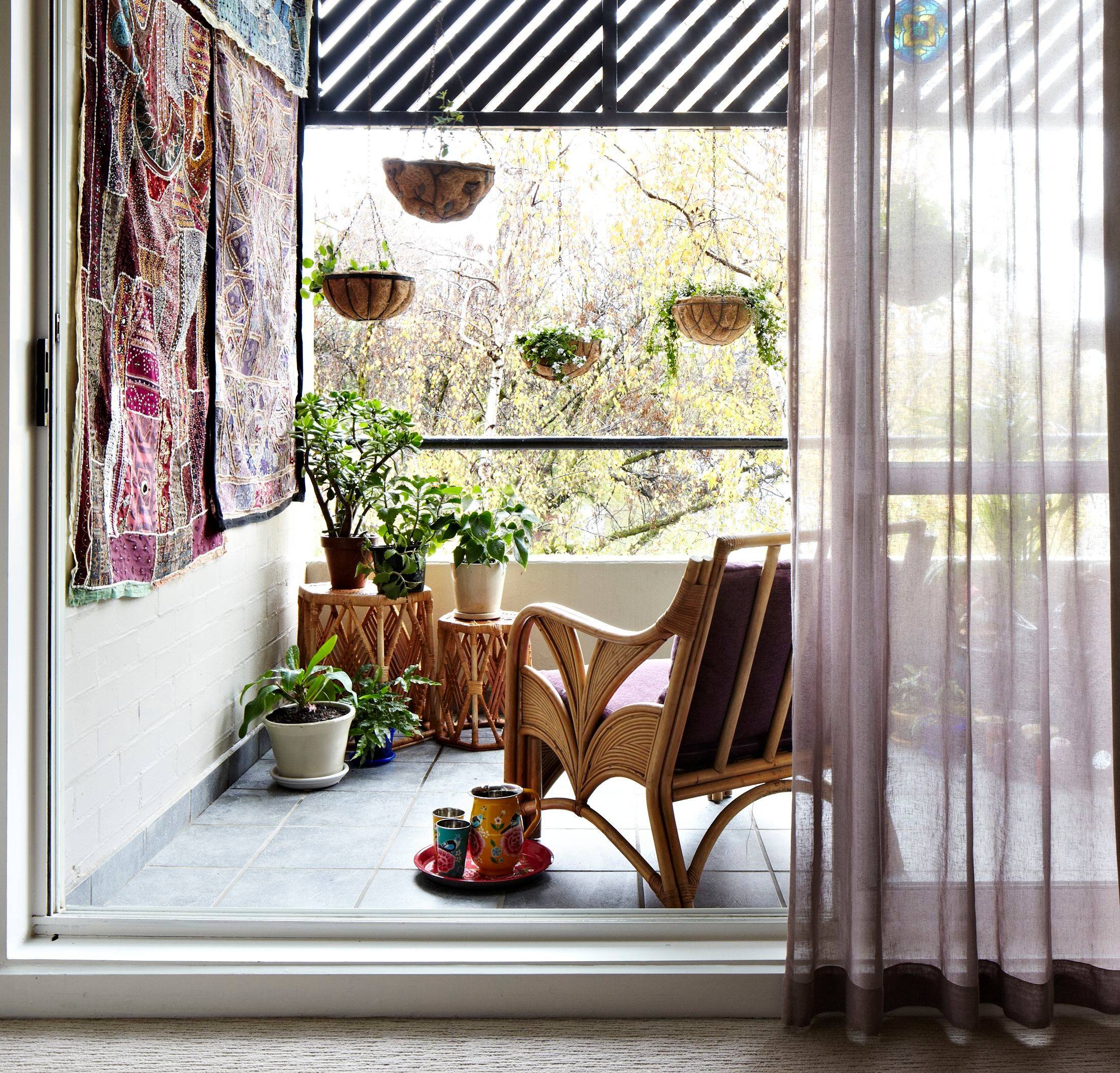 Как обустроить балкон в квартире своими руками: лучшие идеи для современного дизайна
