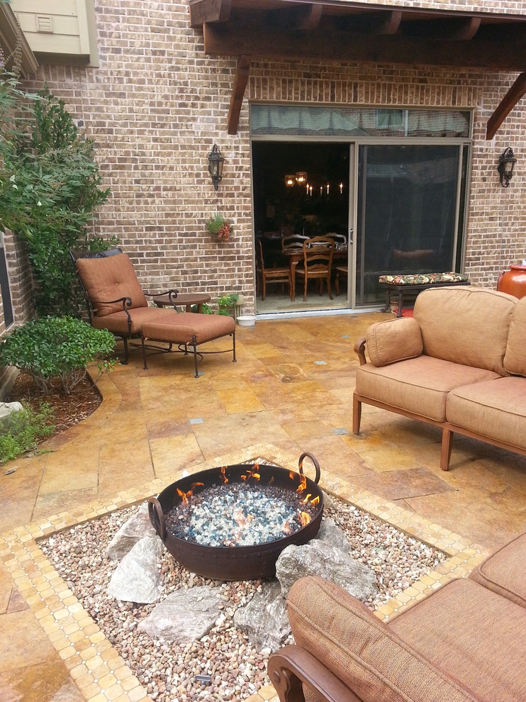 Elegant patio photo in Dallas