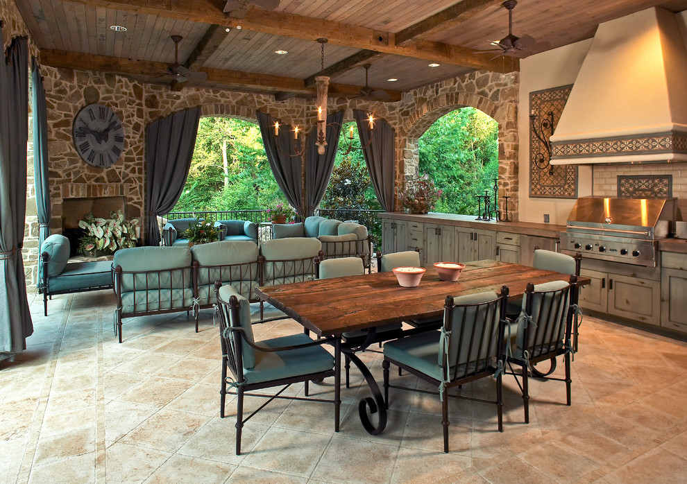 Traditional patio in Houston with a bbq area.