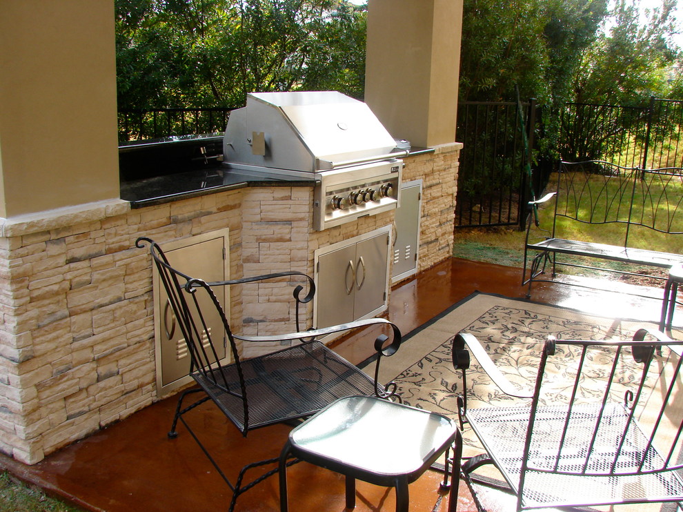 Kozen Austin, TX Traditional Patio Austin by FLO Grills of