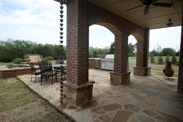Inspiration for a traditional patio in Oklahoma City.