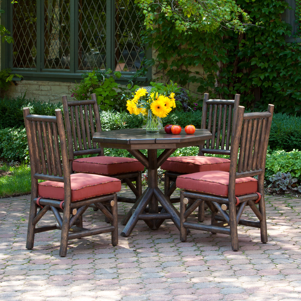 Inspiration for a rustic patio remodel in Milwaukee