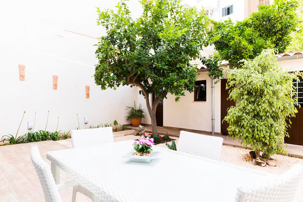 Design ideas for a mediterranean patio in Palma de Mallorca.